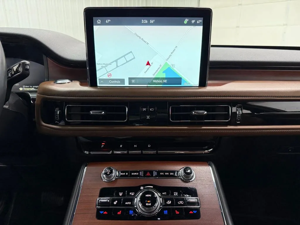 Lincoln Aviator photo 25