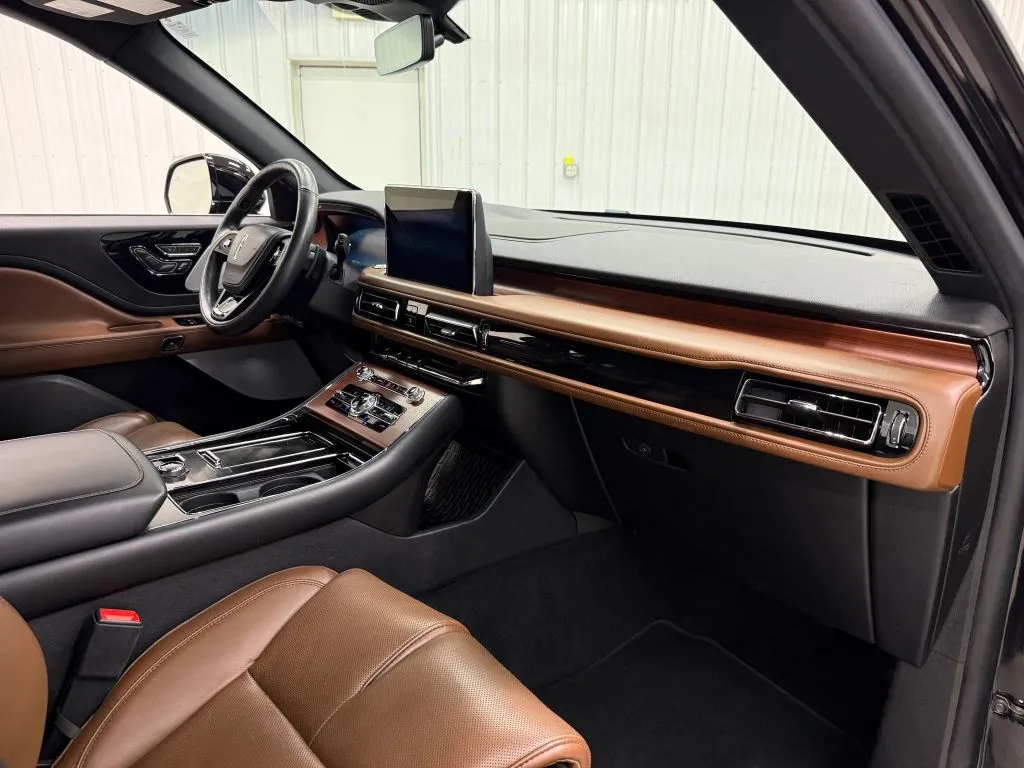 Lincoln Aviator photo 14