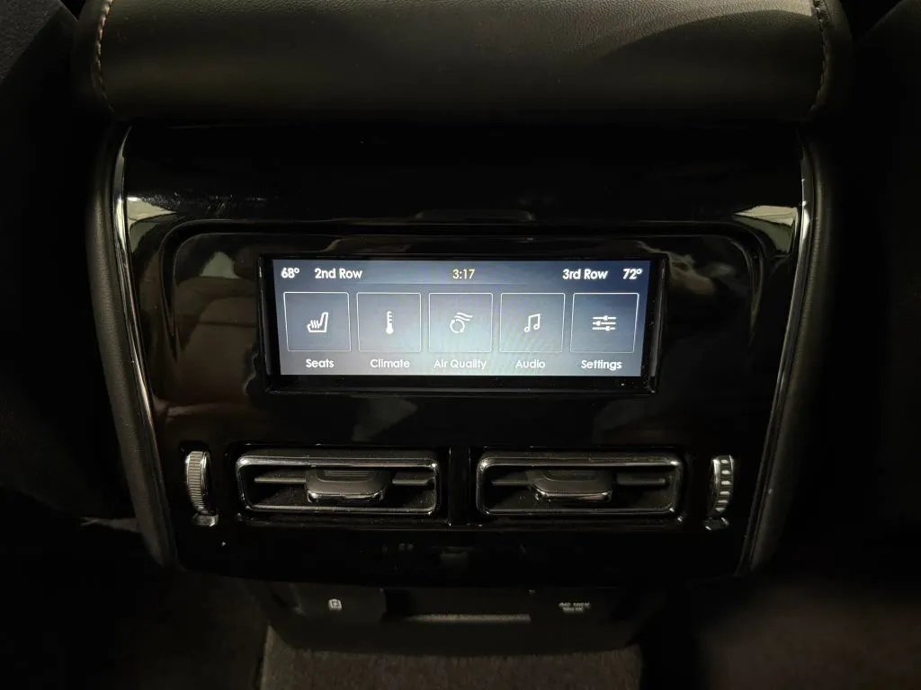 Lincoln Aviator photo 21