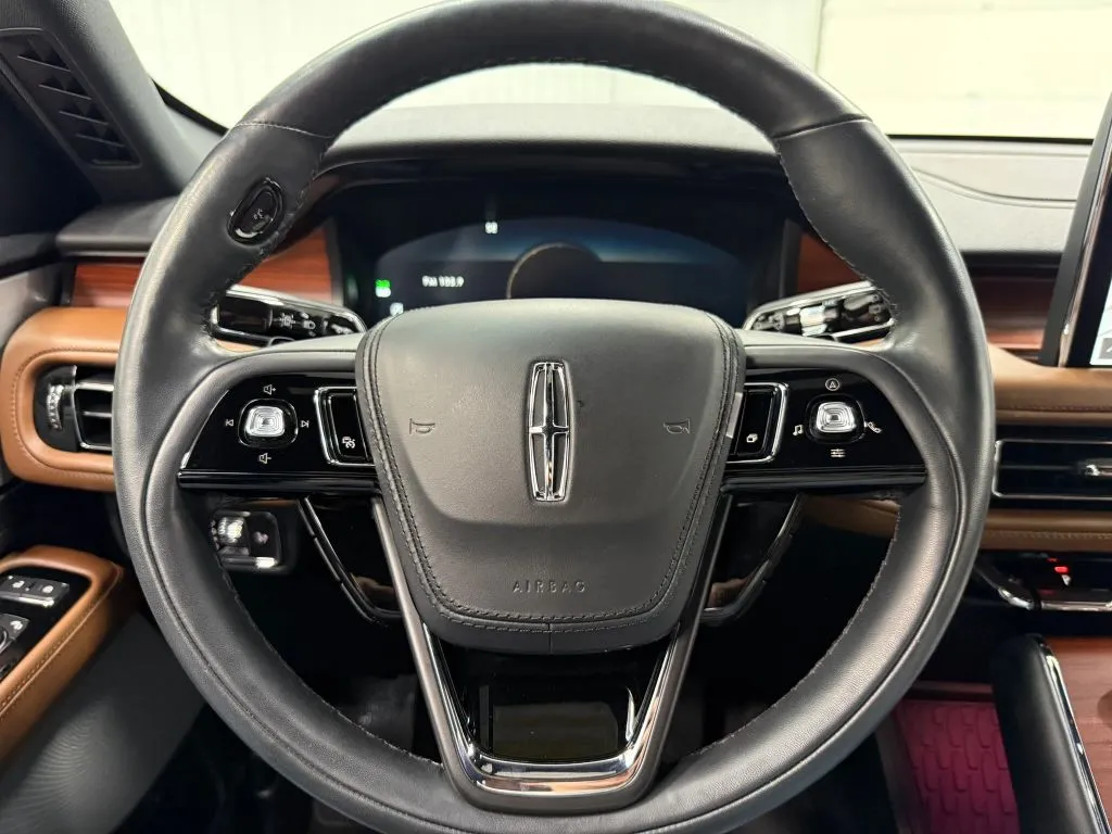 Lincoln Aviator photo 23