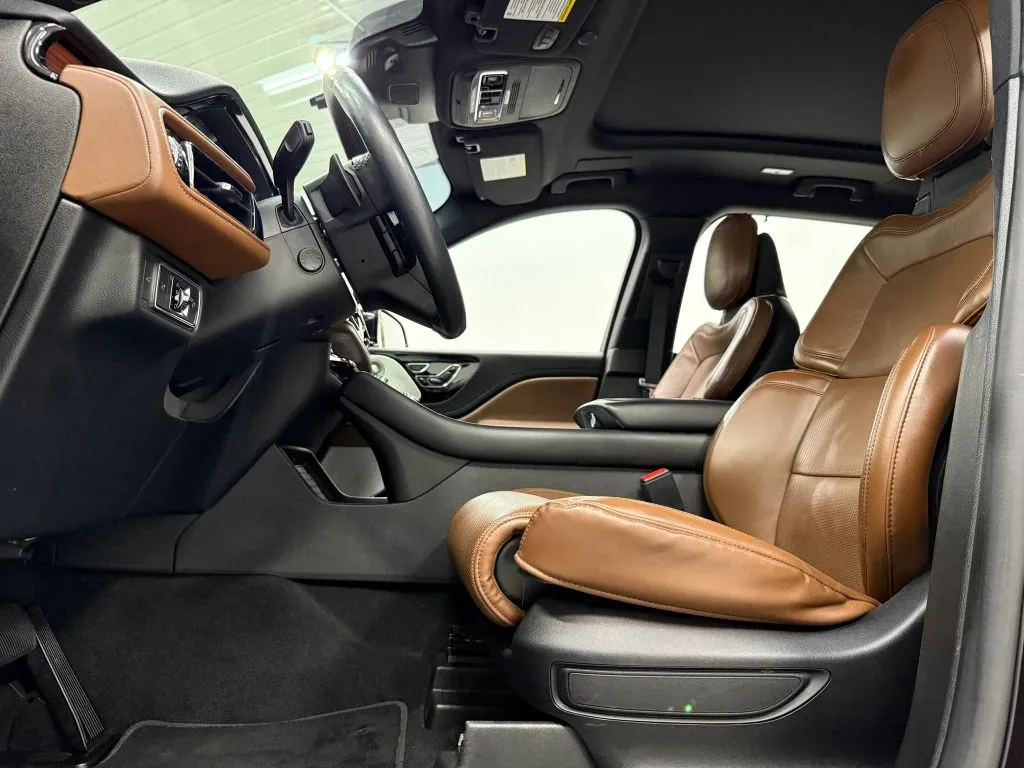 Lincoln Aviator photo 15