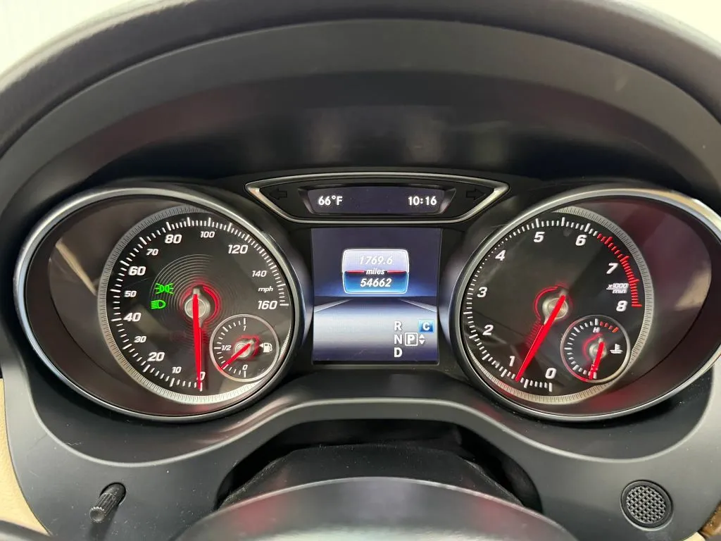 Mercedes-Benz GLA photo 21