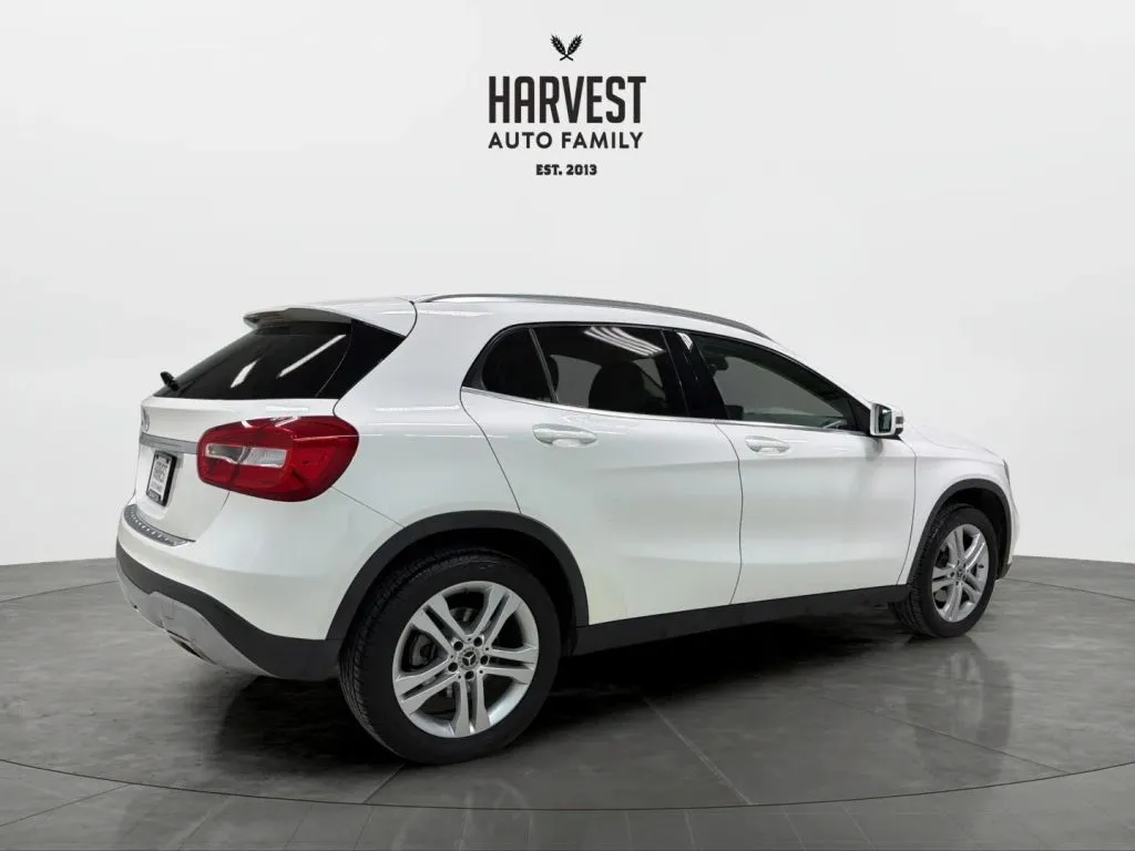Mercedes-Benz GLA photo 7