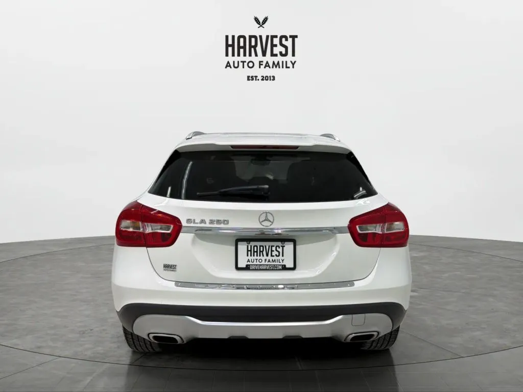 Mercedes-Benz GLA photo 5