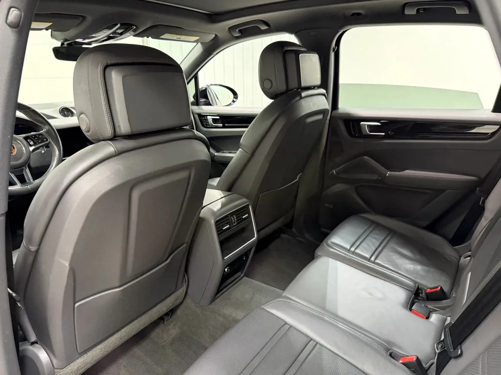 2020 Porsche Cayenne Base - Photo 16