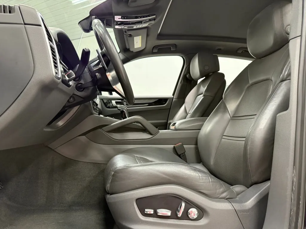 2020 Porsche Cayenne Base - Photo 15