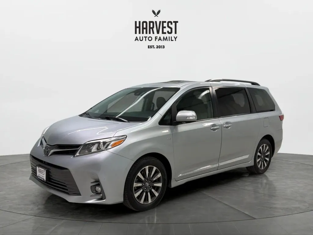 2019 Toyota Sienna Limited V6 AWD 7-Passenger's photo