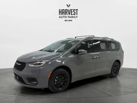 Gray 2021 Chrysler Pacifica Touring L Minivan 4D for sale in Wahoo, NE