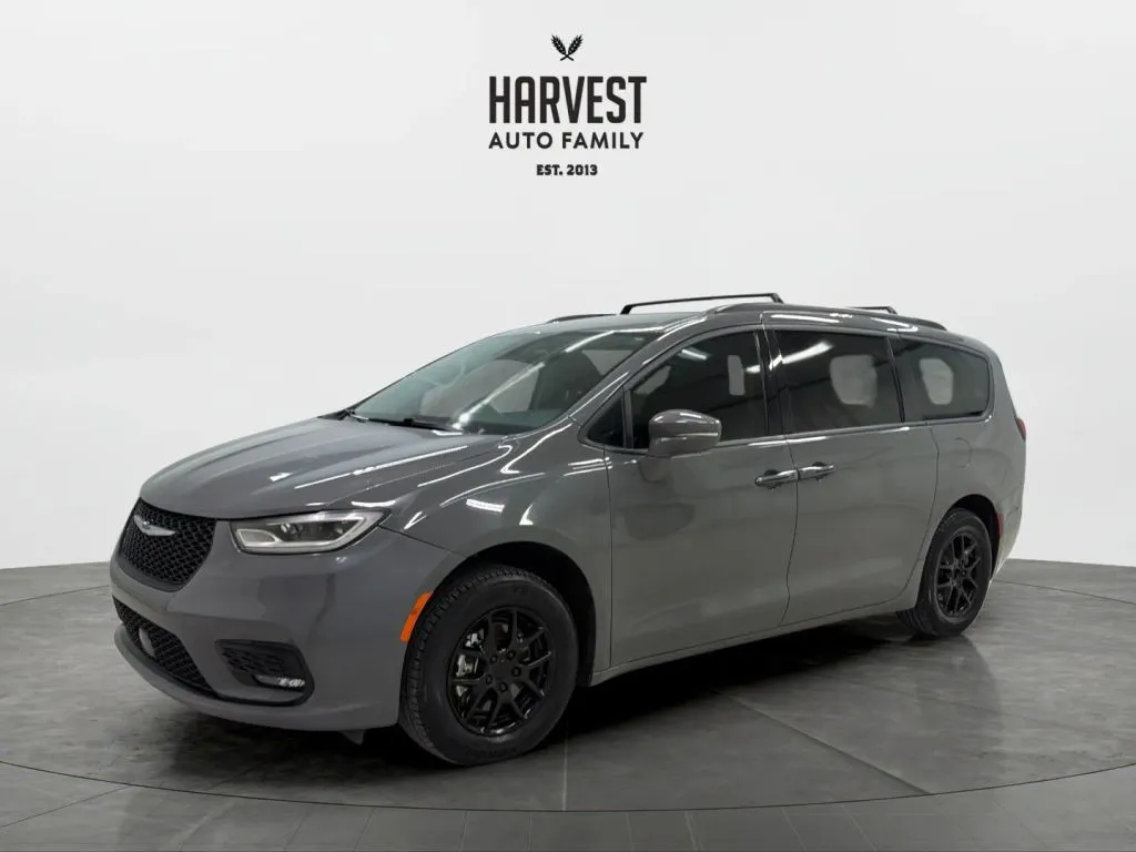 Gray 2021 Chrysler Pacifica Touring L Minivan 4D for sale in Wahoo, NE