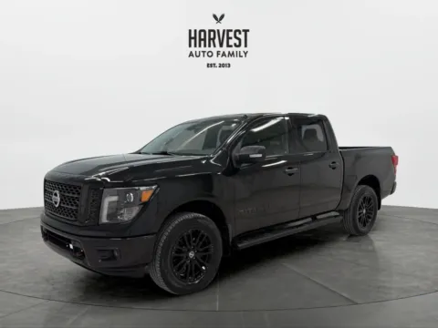 Black 2018 Nissan Titan Crew Cab SL Pickup 4D 5 1/2 ft for sale in Wahoo, NE