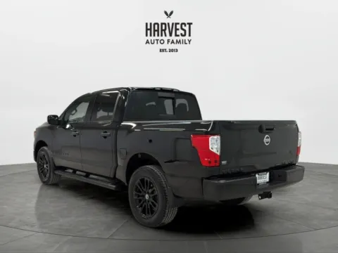 More photos of 2018 Nissan Titan Crew Cab SL Pickup 4D 5 1/2 ft at Harvest Auto Family, NE