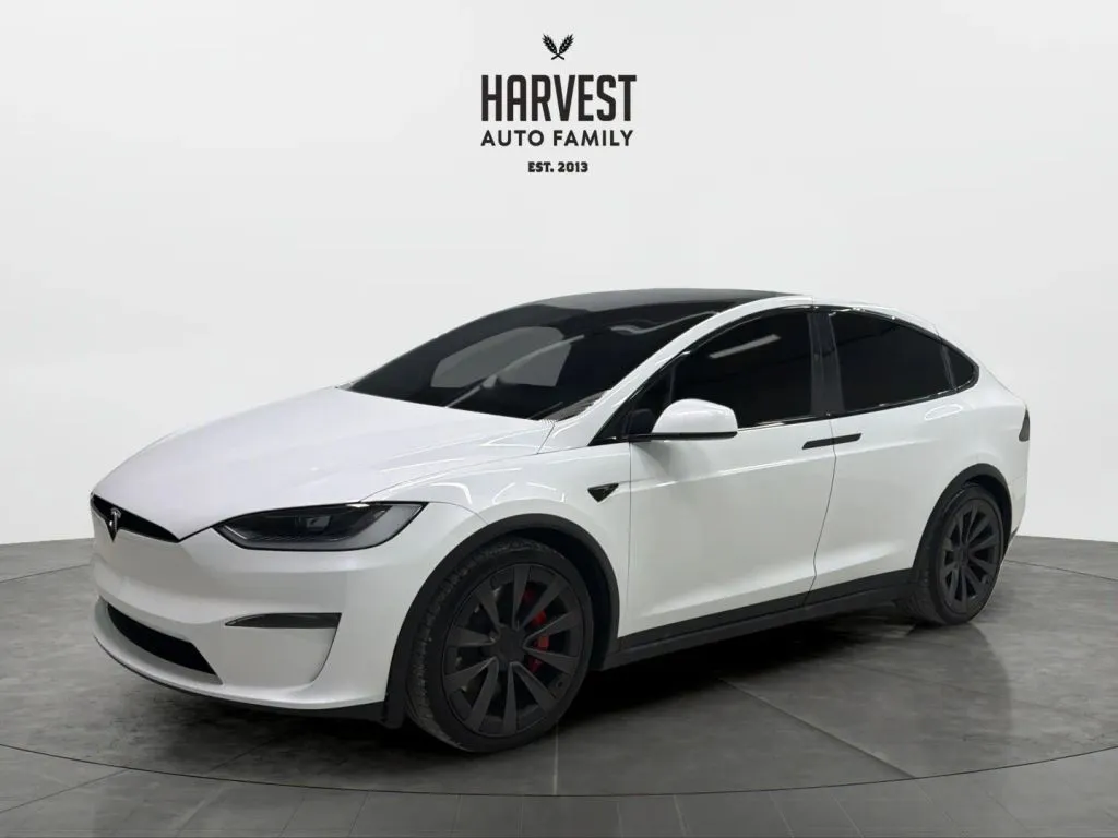 2024 Tesla Model X's photo