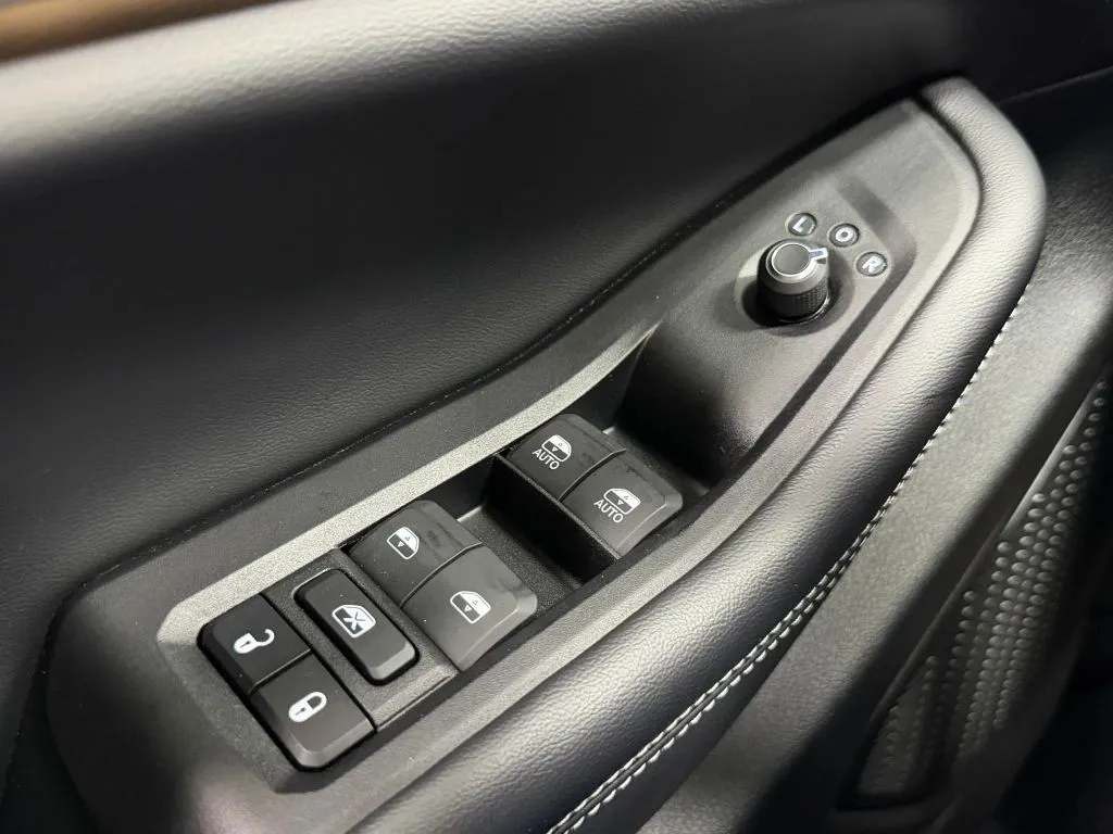 Jeep Grand Cherokee photo 28