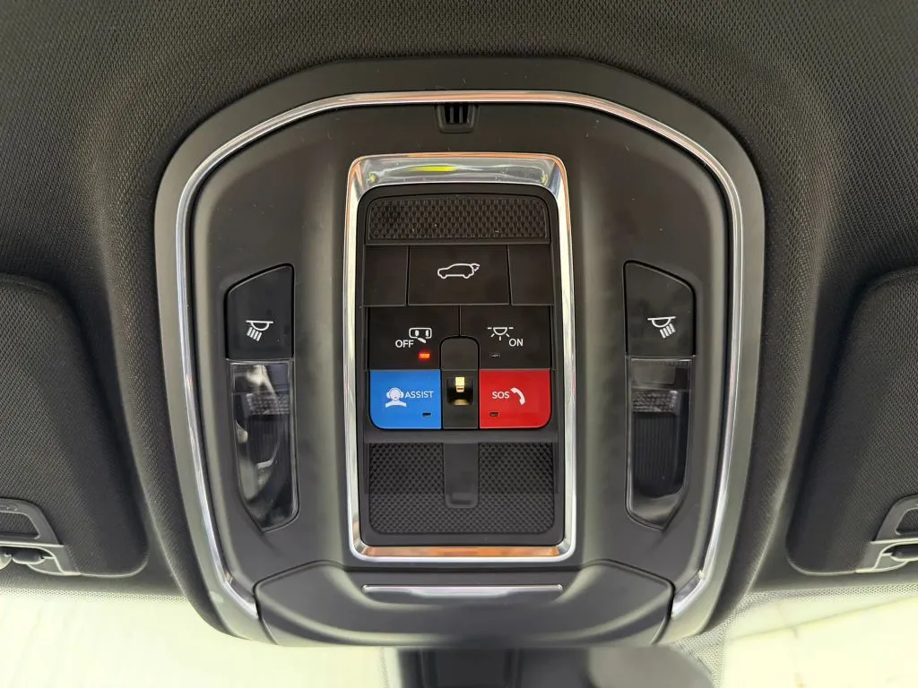 Jeep Grand Cherokee photo 31