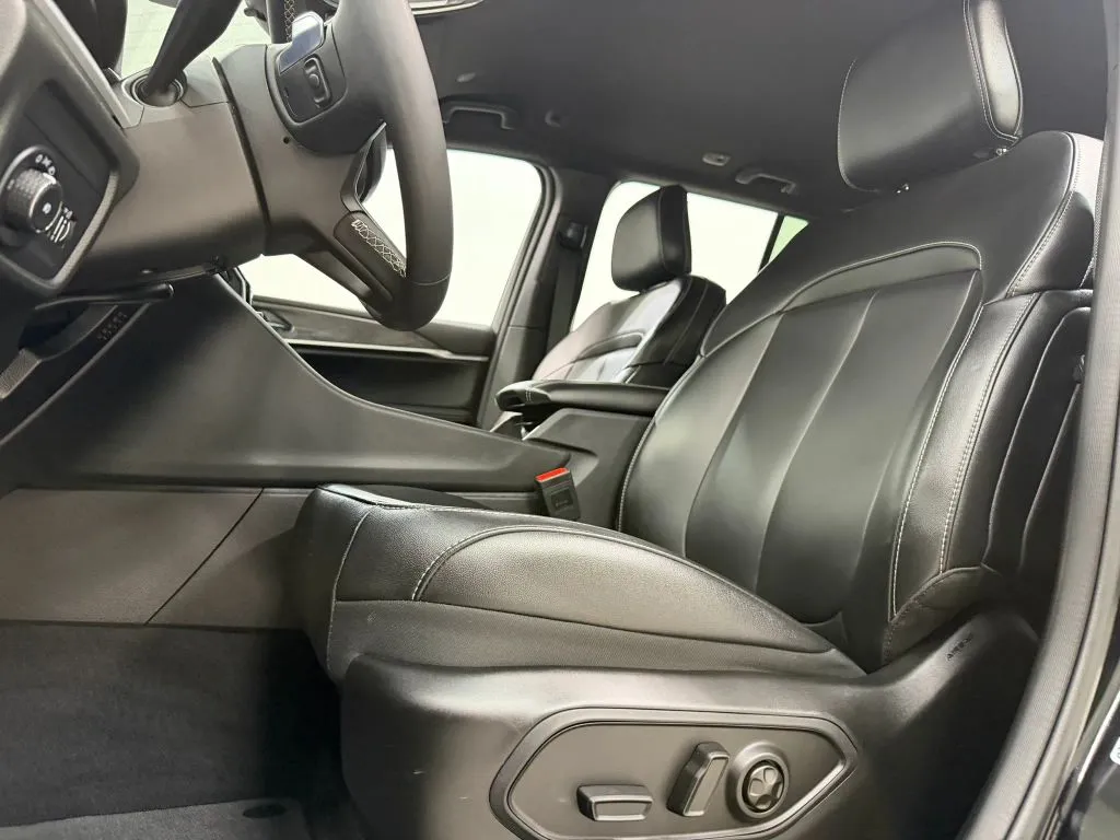 Jeep Grand Cherokee photo 15