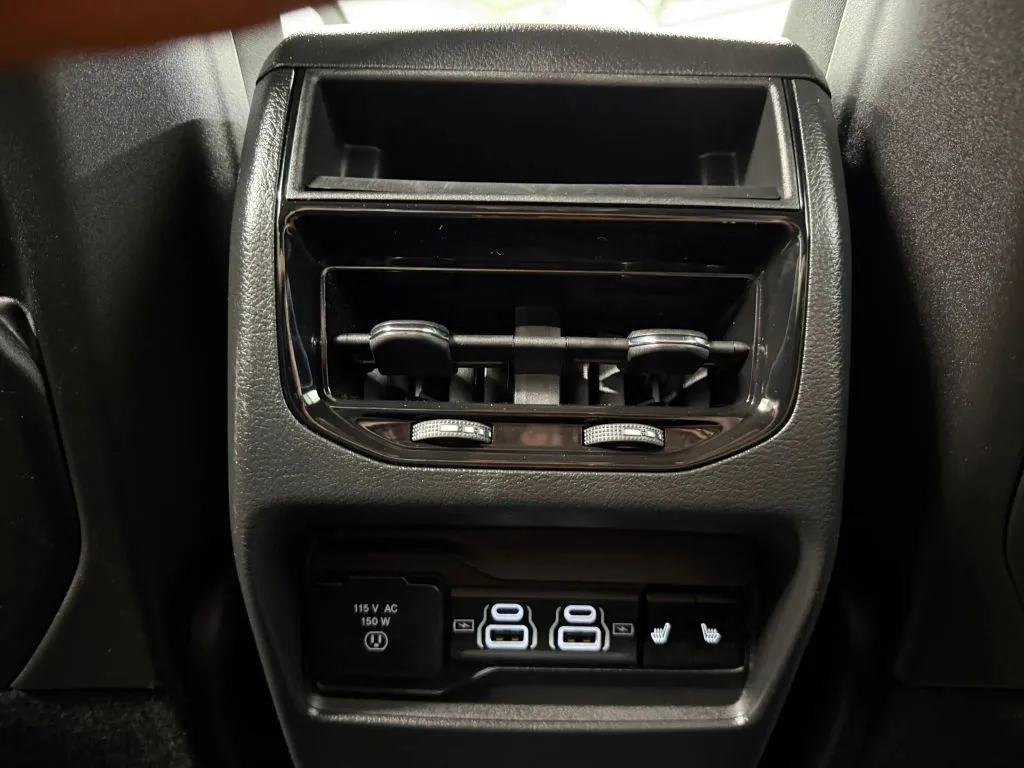 Jeep Grand Cherokee photo 19