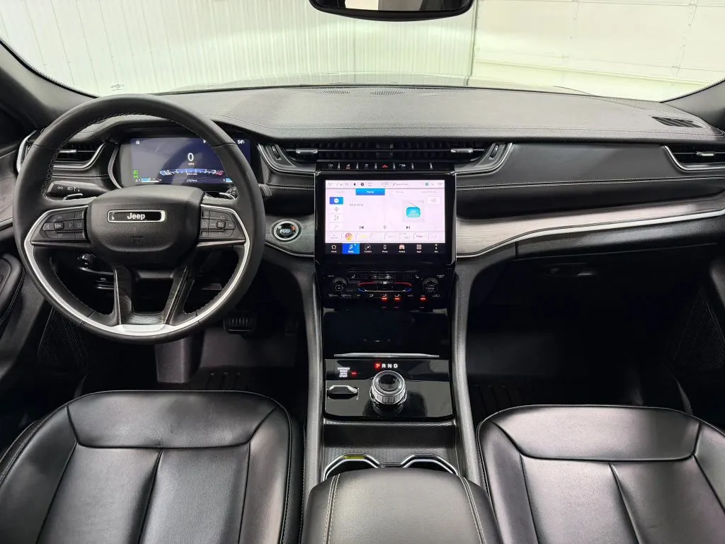 Jeep Grand Cherokee photo 13