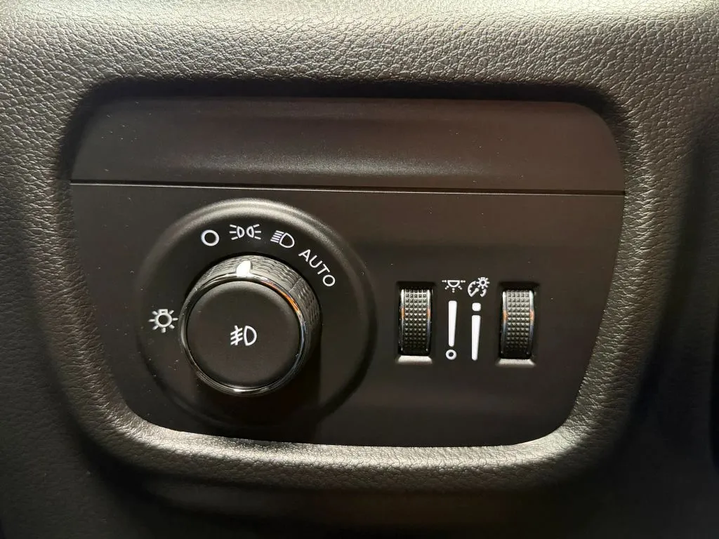 Jeep Grand Cherokee photo 30