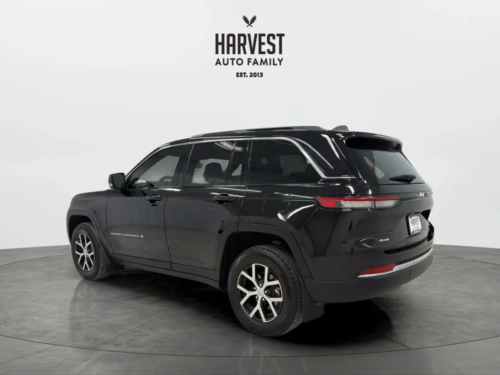 Jeep Grand Cherokee photo 3
