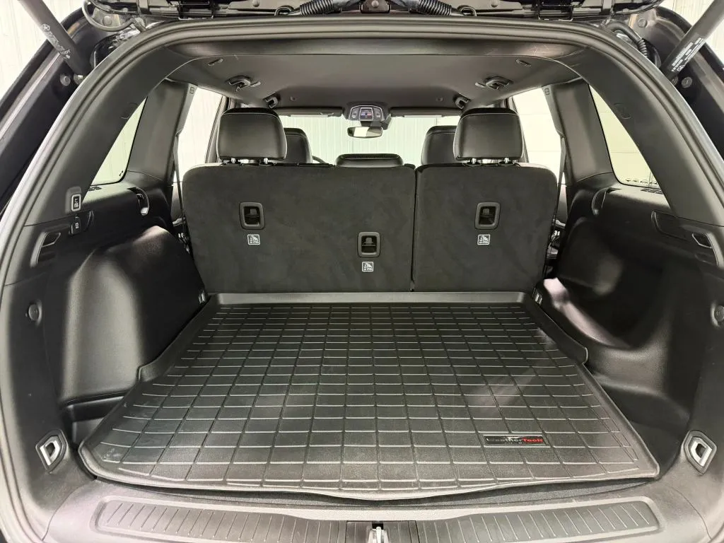 Jeep Grand Cherokee photo 17