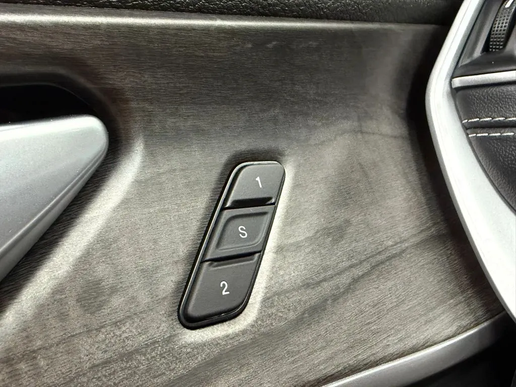Jeep Grand Cherokee photo 29
