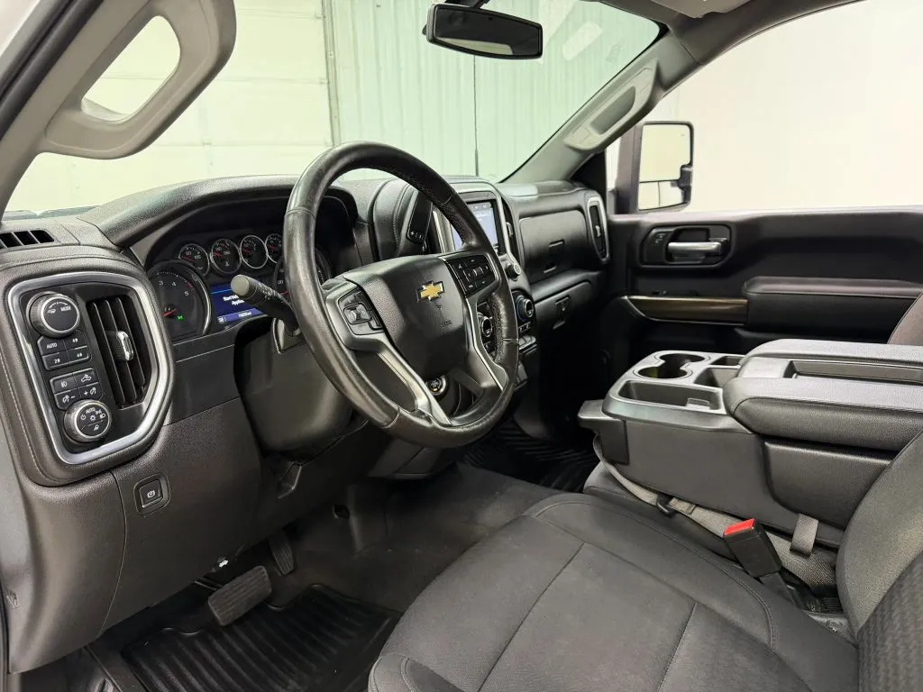 Chevrolet 3500HD photo 12
