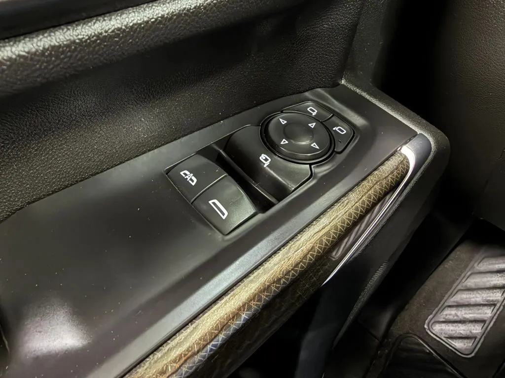 Chevrolet 3500HD photo 26