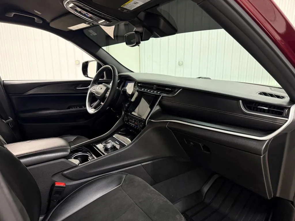 Jeep Grand Cherokee L photo 14