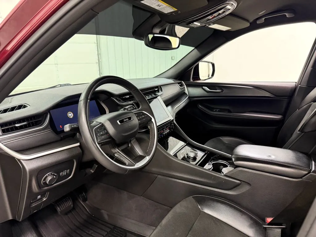 Jeep Grand Cherokee L photo 12