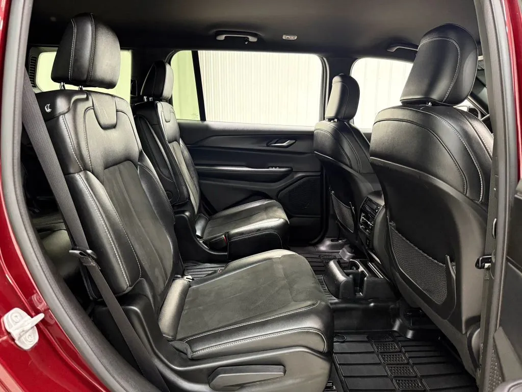 Jeep Grand Cherokee L photo 20