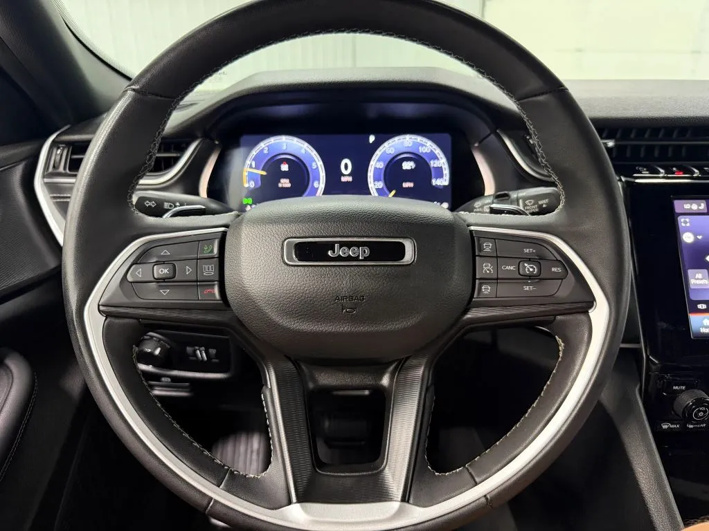 Jeep Grand Cherokee L photo 23