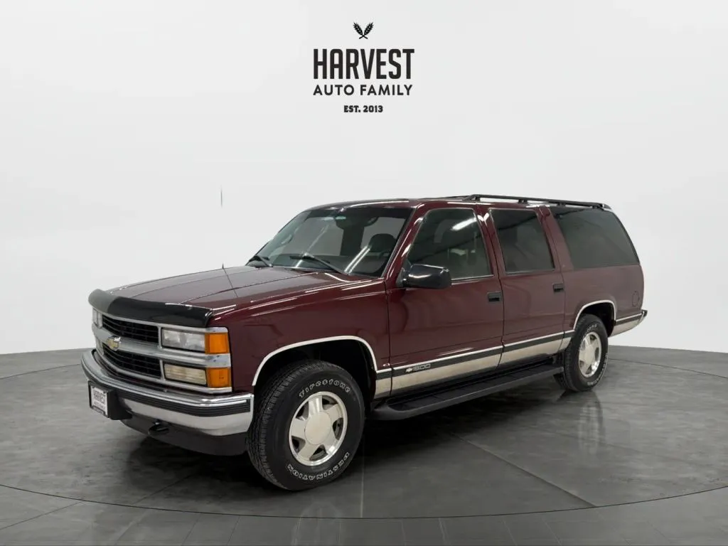 1999 Chevrolet Suburban's photo