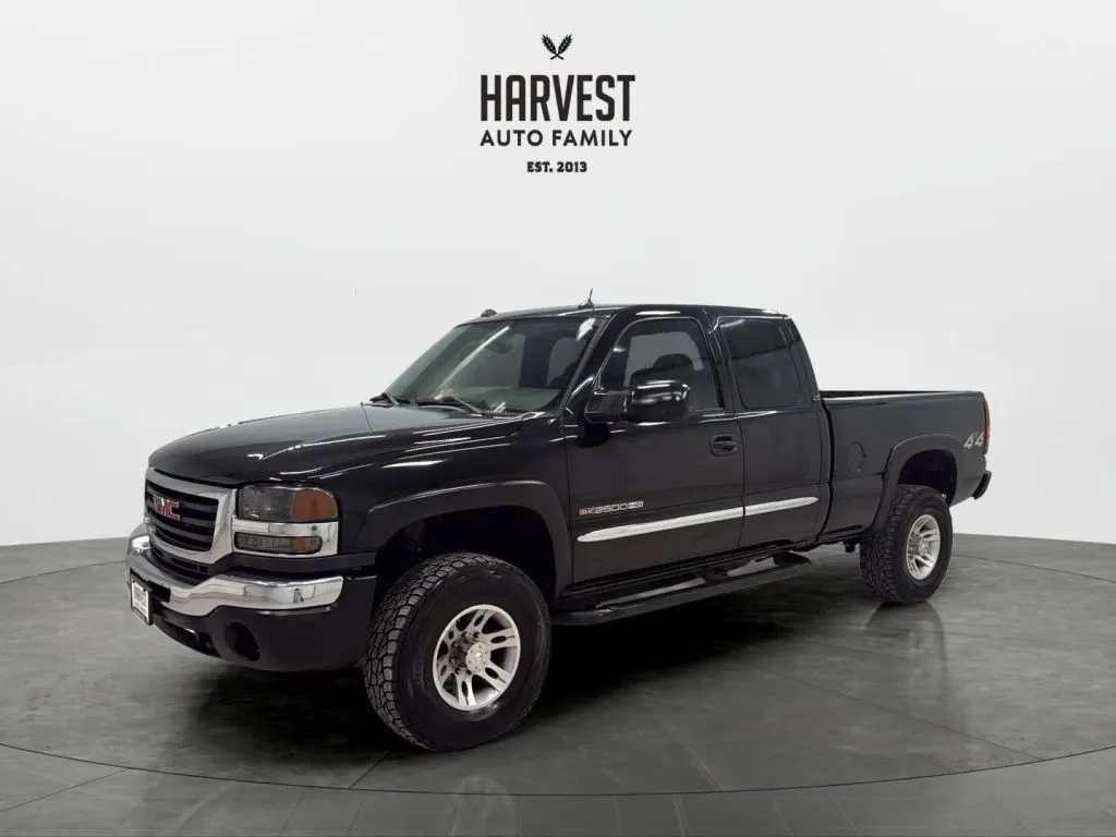 2004 GMC Sierra's photo