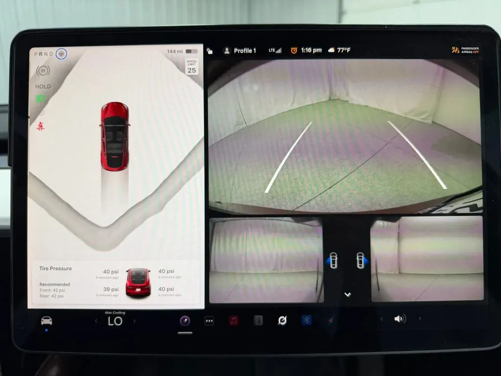 Tesla Model Y photo 24