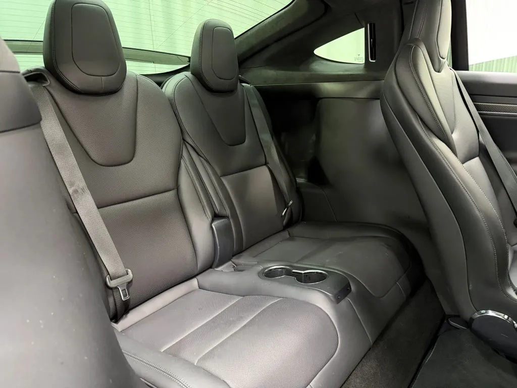 Tesla Model X photo 24