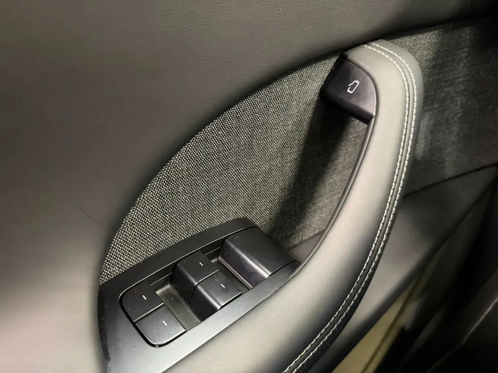 Tesla Model X photo 33