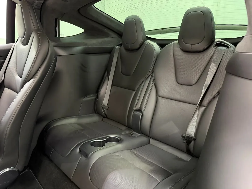 Tesla Model X photo 19