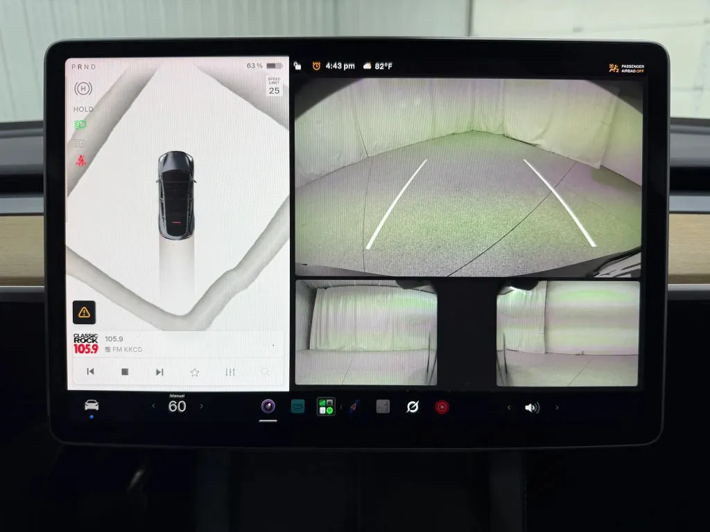Tesla Model Y photo 24