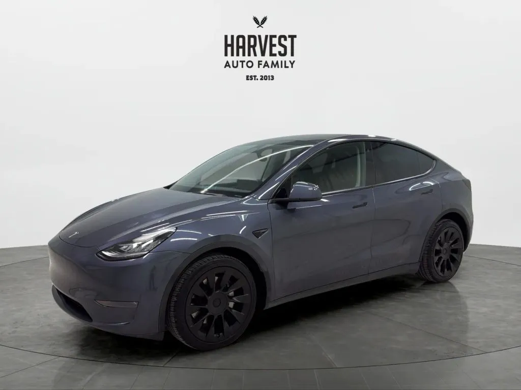 2023 Tesla Model Y Long Range Dual Motor All-Wheel Drive's photo