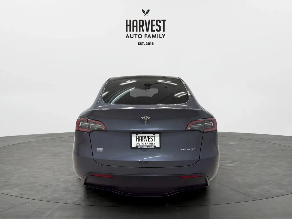 Tesla Model Y photo 5