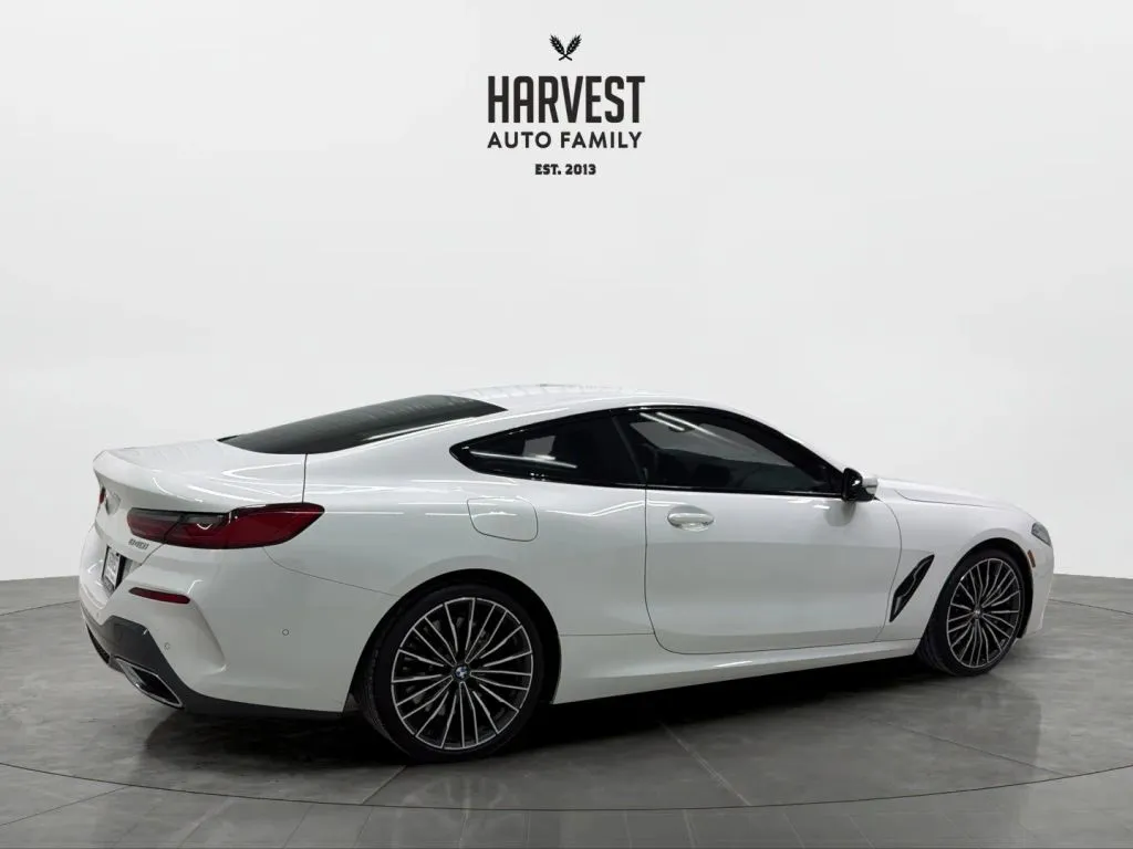 BMW 8 Series photo 7