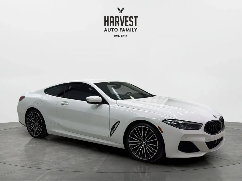 BMW 8 Series photo 9