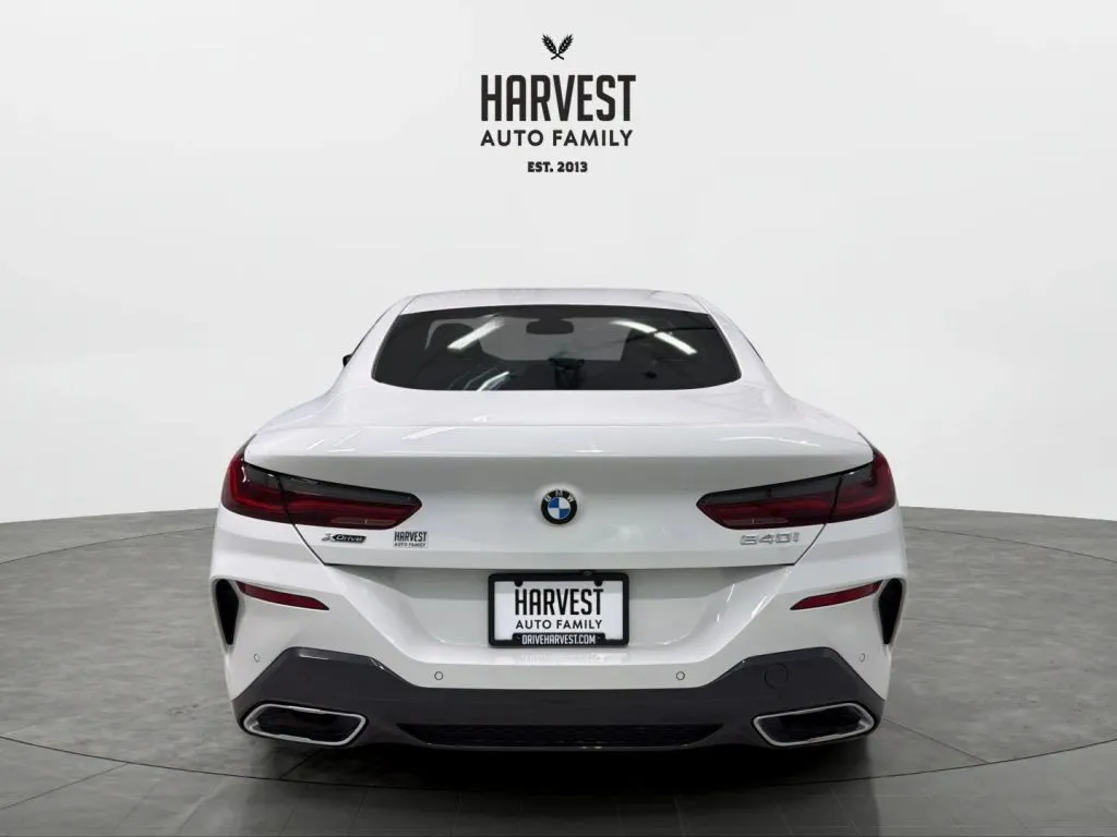 BMW 8 Series photo 5