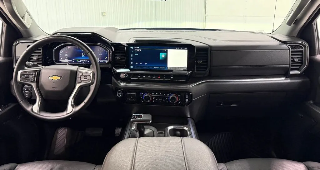 Chevrolet Silverado photo 13