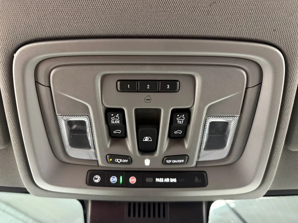 Chevrolet Silverado photo 33