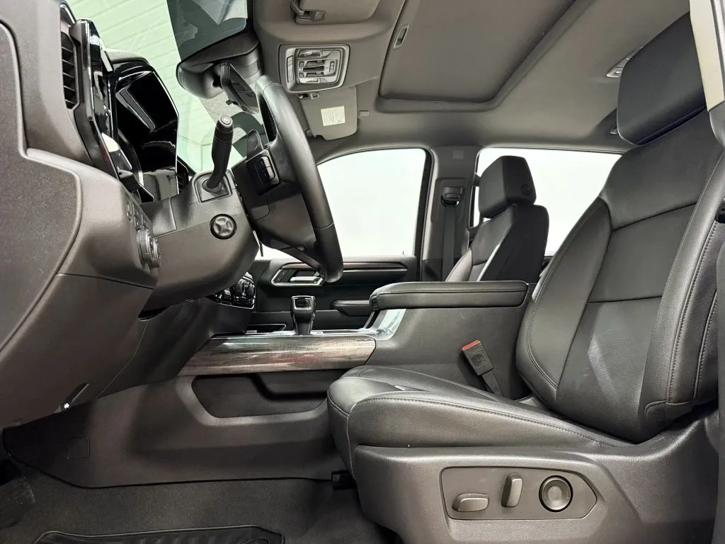 Chevrolet Silverado photo 15