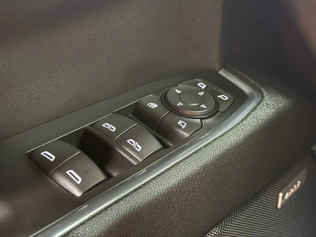 Chevrolet Silverado photo 31