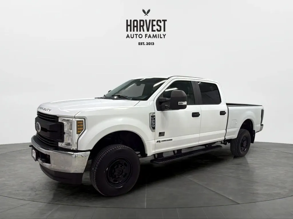 White 2018 Ford F250 Super Duty Crew Cab XL Pickup 4D 6 3/4 ft for sale in Wahoo, NE