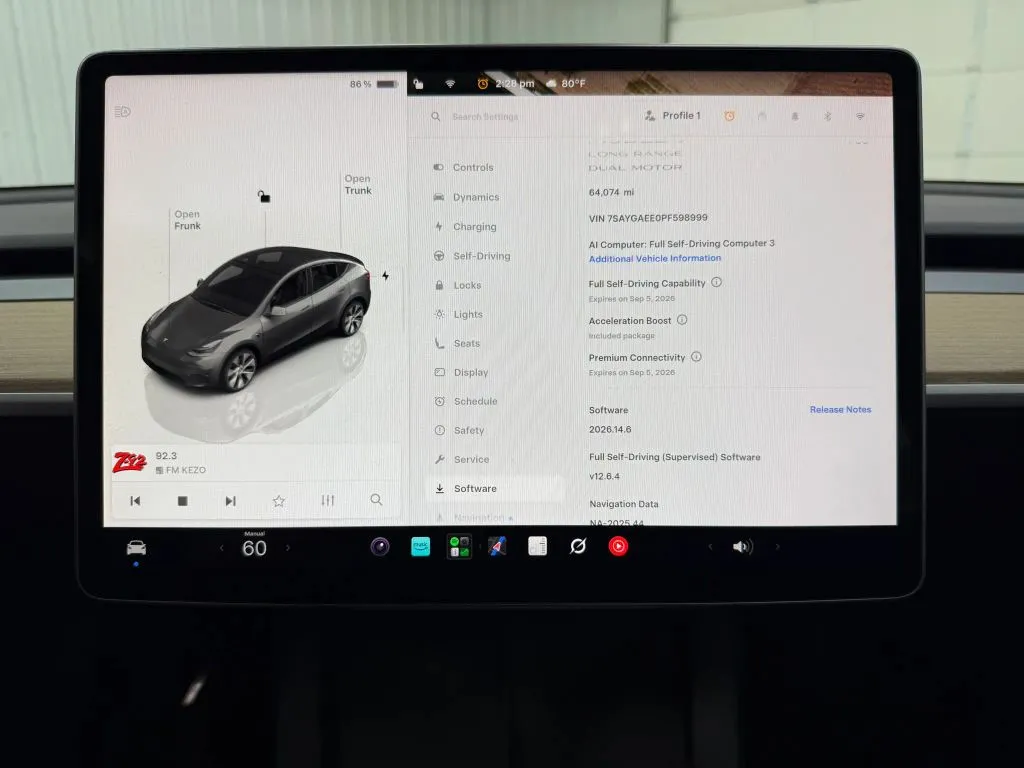 Tesla Model Y photo 24