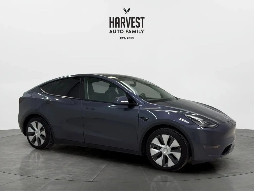 Tesla Model Y photo 9